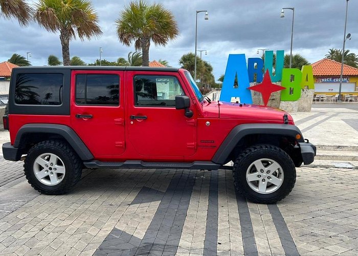 Jeep Wrangler 4 Door HardTop Rental in Aruba in Aruba
