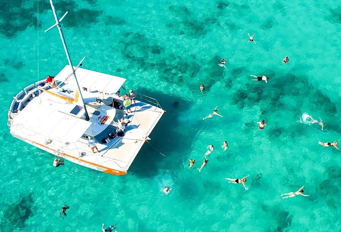 Octopus Aruba: Premium Catamaran Afternoon Sail: Snorkeling and Lunch