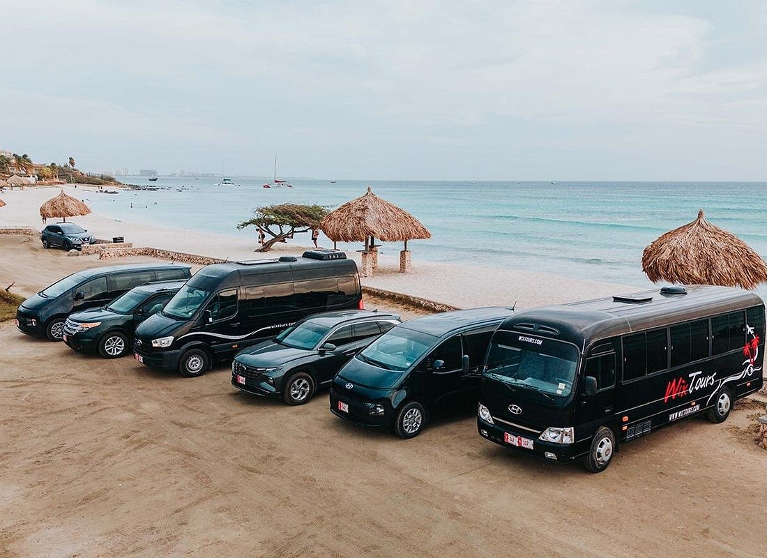 Private roundtrip Airport Transfers in Aruba