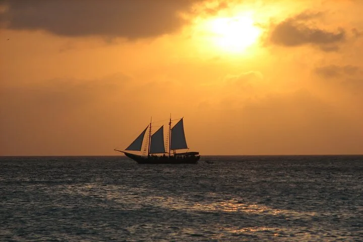 Jolly Pirates Aruba sunset cruise in Aruba
