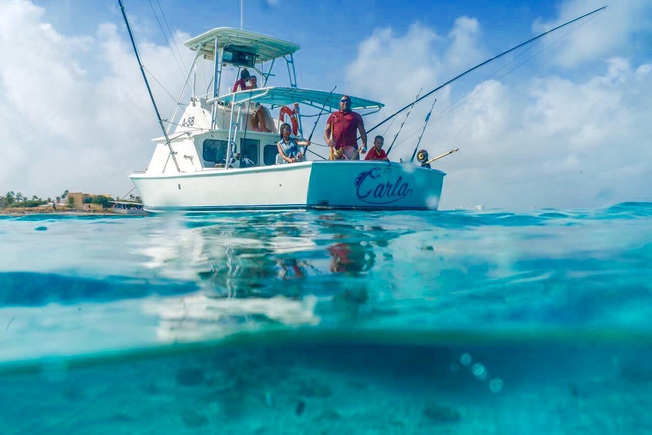Fishing charter boat in Aruba waters