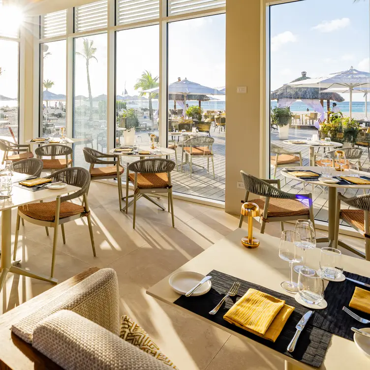 Elements Restaurant at Bucuti & Tara Beach Resort — Eagle Beach, Aruba