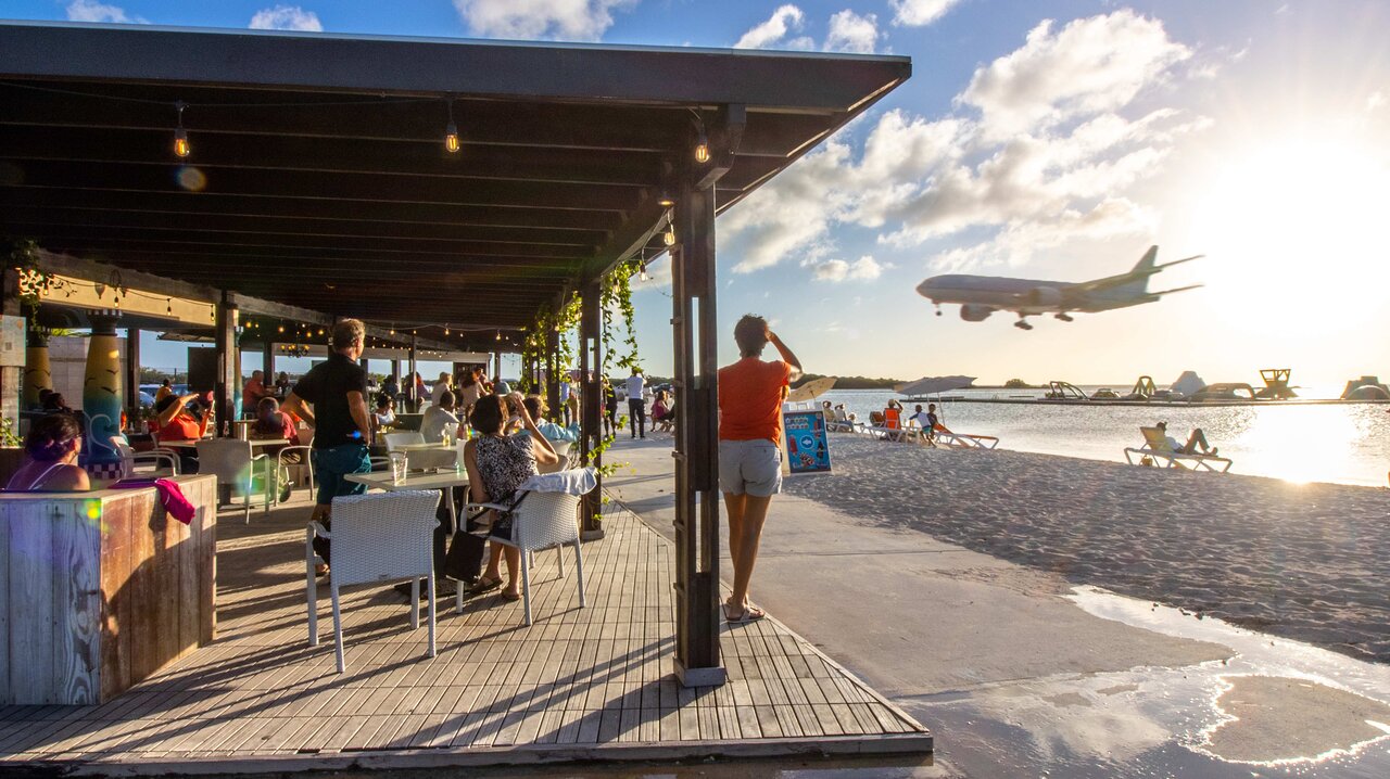 Featured image for Surfside Beach Bar Aruba