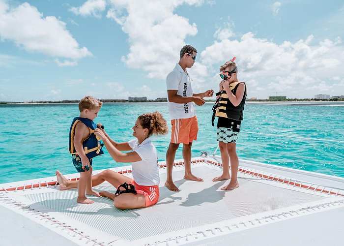 Premium Catamaran Morning Sail: Snorkeling, Mimosas and Brunch