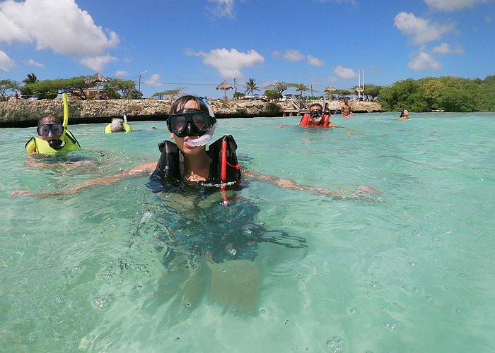 Small Group Snorkeling at Mangel Halto - Guided tour experience